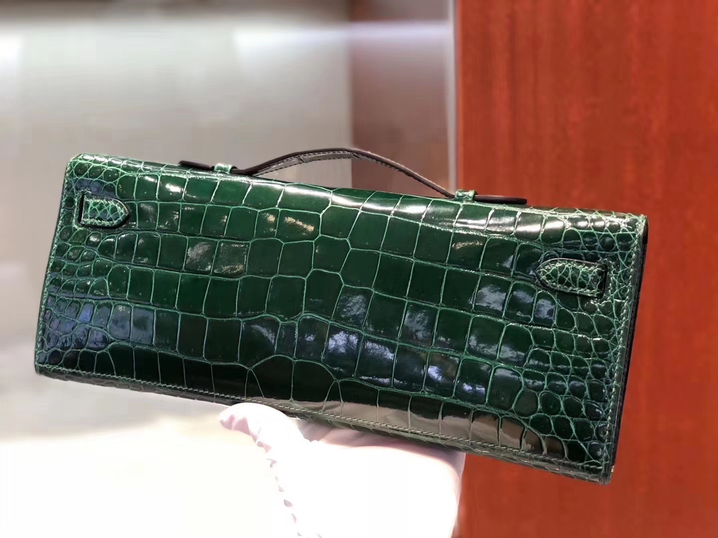 Hermès（爱马仕）Kelly cut Porosus shiny 亮面澳洲湾鳄 ck67 祖母绿 金扣 31cm