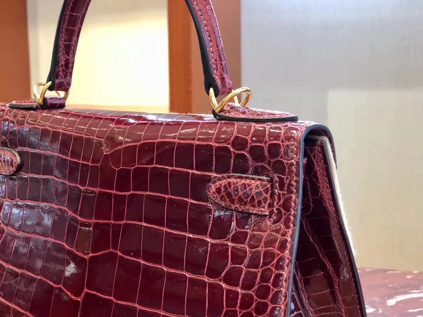 Hermès（爱马仕）Kelly 凯莉包 亮面澳洲湾湾 F5勃艮第酒红 蜡线全手工 金扣 28cm