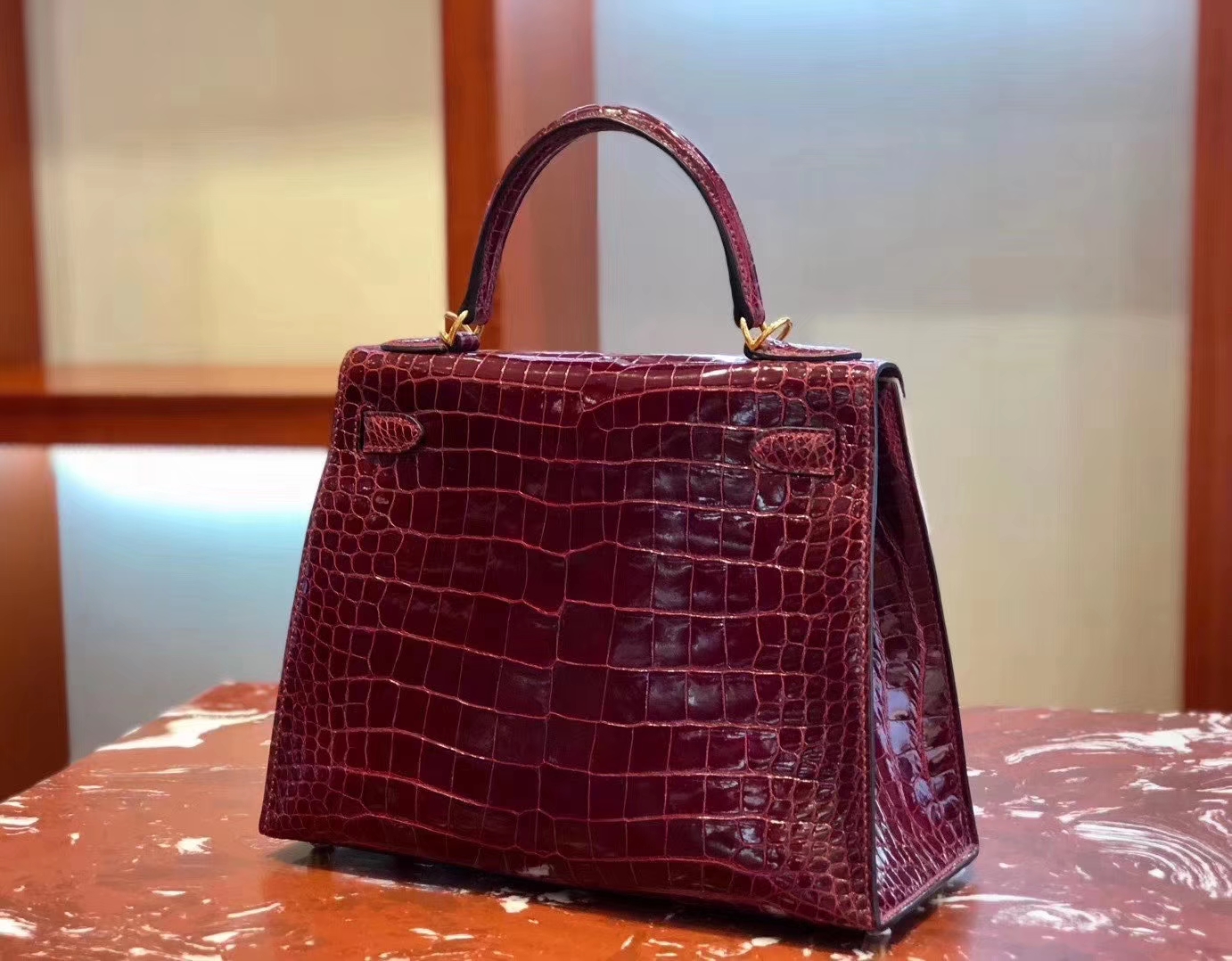 Hermès（爱马仕）Kelly 凯莉包 亮面澳洲湾湾 F5勃艮第酒红 蜡线全手工 金扣 28cm