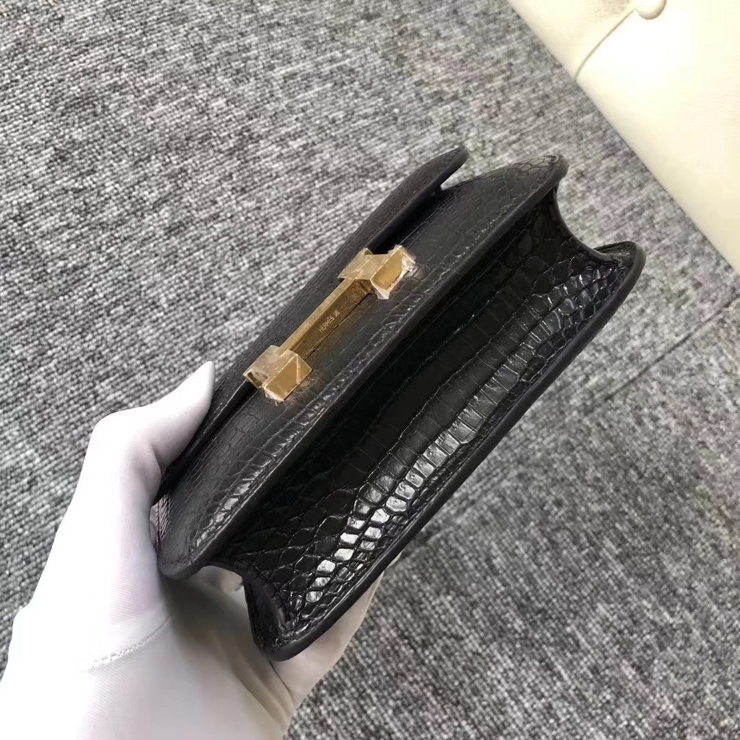Hermès（爱马仕）Mimi Constance 迷你空姐包 雾面框框美洲鳄 ck89黑色蜡线全手工 金扣 14cm