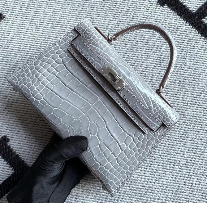 Hermès（爱马仕）Mini Kelly 迷你凯莉 冰川灰 亮面美洲鳄鱼 银扣 2代