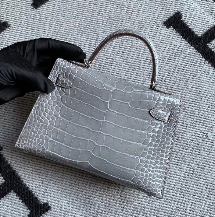 Hermès（爱马仕）Mini Kelly 迷你凯莉 冰川灰 亮面美洲鳄鱼 银扣 2代