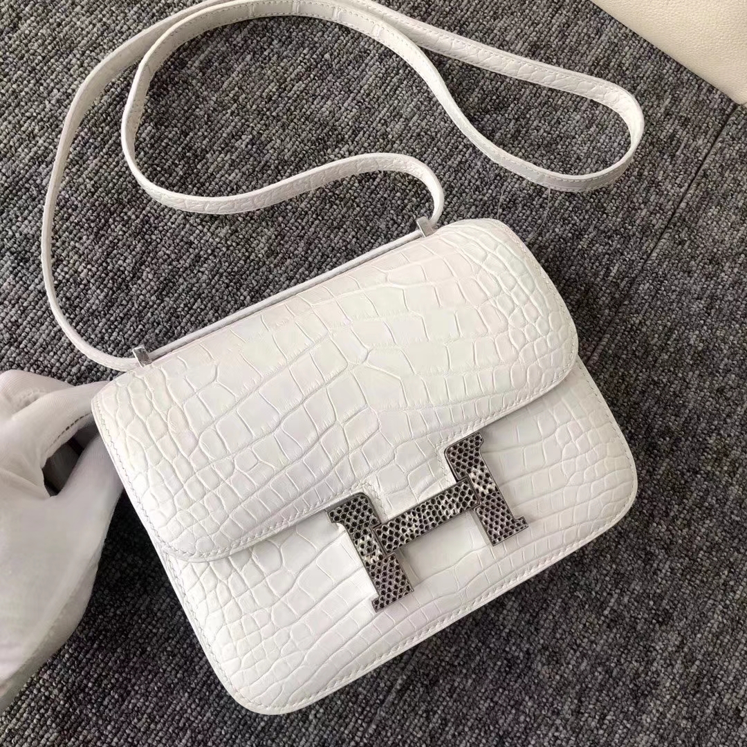 Hermès（爱马仕）Constance 空姐包 雾面美洲鳄 01纯白 配蜥蜴扣 蜡线全手工 接受预定 19cm