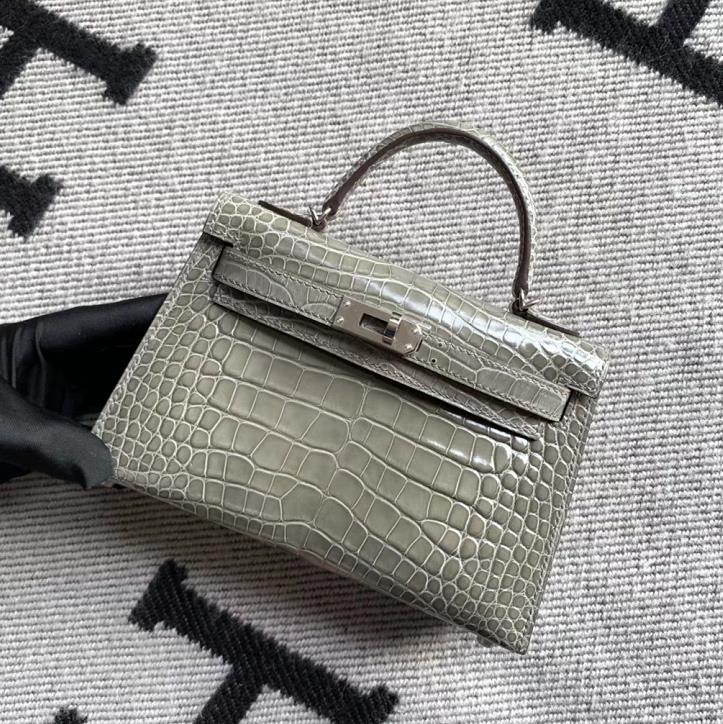 Hermès（爱马仕）Mini Kelly 迷你凯莉 斑鸠灰 亮面美洲鳄鱼 银扣 2代