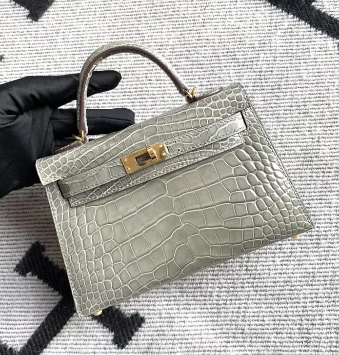 Hermès（爱马仕）Mini Kelly 迷你凯莉 斑鸠灰 亮面美洲鳄鱼 金扣 2代