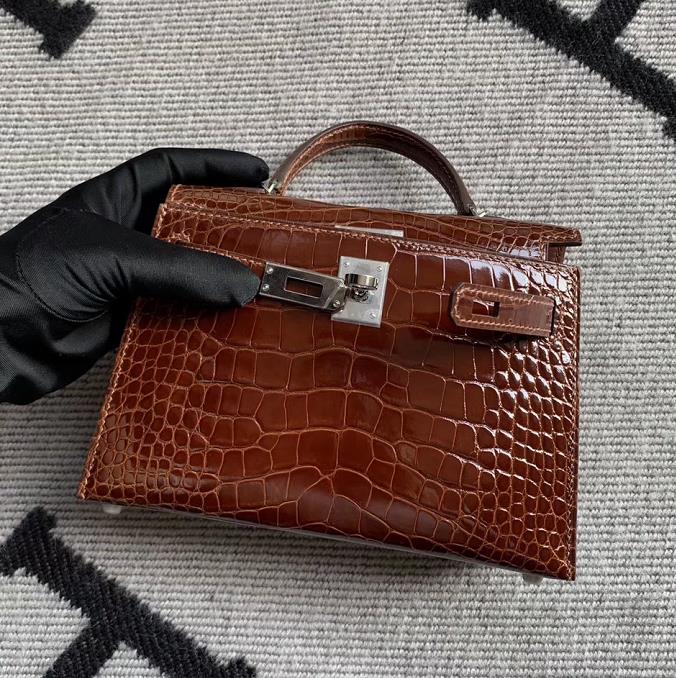 Hermès（爱马仕）Mini Kelly 迷你凯莉 焦糖色 亮面美洲鳄鱼 金扣 2代