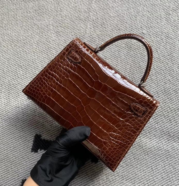 Hermès（爱马仕）Mini Kelly 迷你凯莉 焦糖色 亮面美洲鳄鱼 金扣 2代