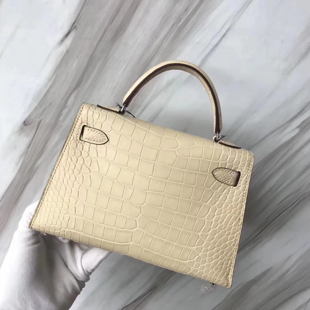 Hermès（爱马仕）Mini Kelly 迷你凯莉 雾面框框美洲鳄 Y1香草色 顶级工艺 蜡线全手工 银扣 19cm 2代