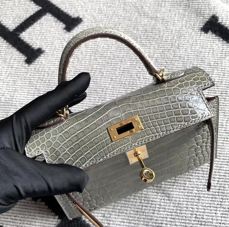 Hermès（爱马仕）Mini Kelly 迷你凯莉 斑鸠灰 亮面美洲鳄鱼 金扣 2代