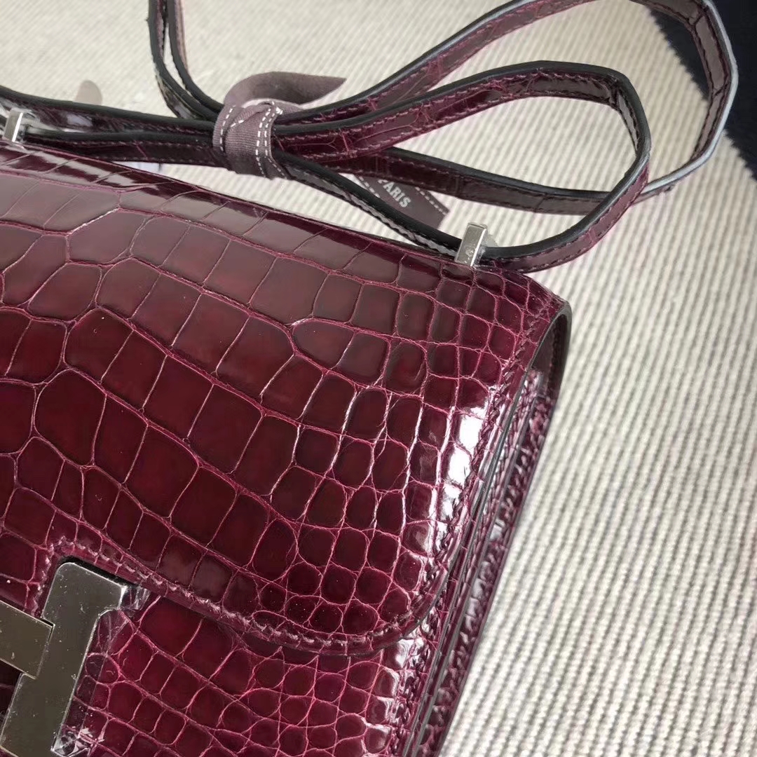 Hermès（爱马仕）Constance 空姐包 Alligator shiny 亮面鳄鱼 ck57 波尔多酒红 银扣 18cm 现货