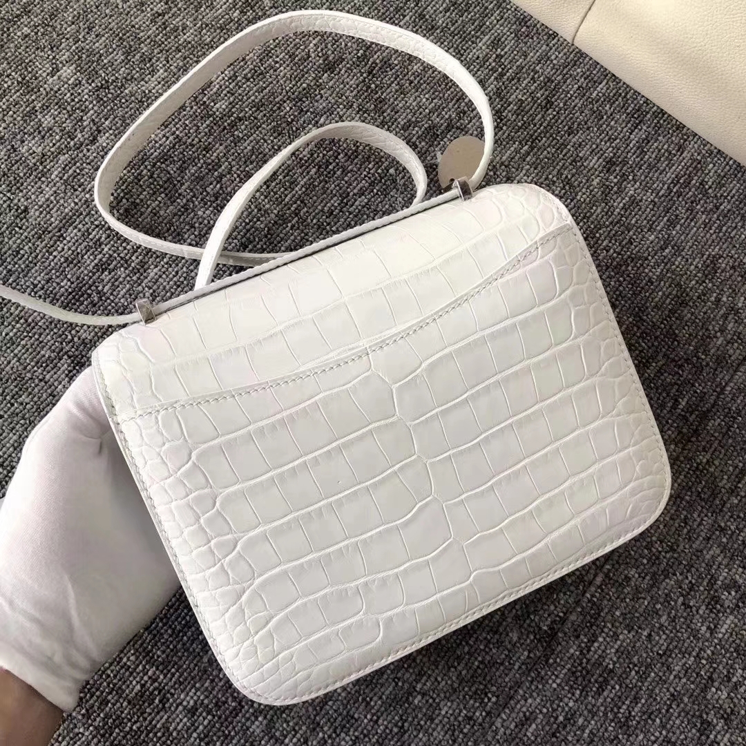 Hermès（爱马仕）Constance 空姐包 雾面美洲鳄 01纯白 配蜥蜴扣 蜡线全手工 接受预定 19cm