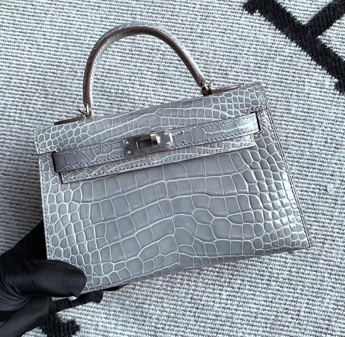 Hermès（爱马仕）Mini Kelly 迷你凯莉 冰川灰 亮面美洲鳄鱼 银扣 2代