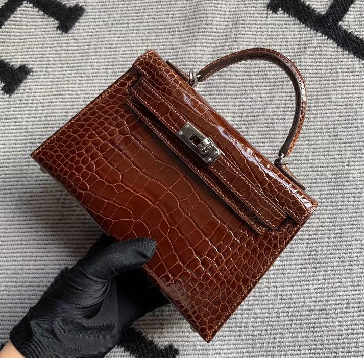 Hermès（爱马仕）Mini Kelly 迷你凯莉 焦糖色 亮面美洲鳄鱼 金扣 2代