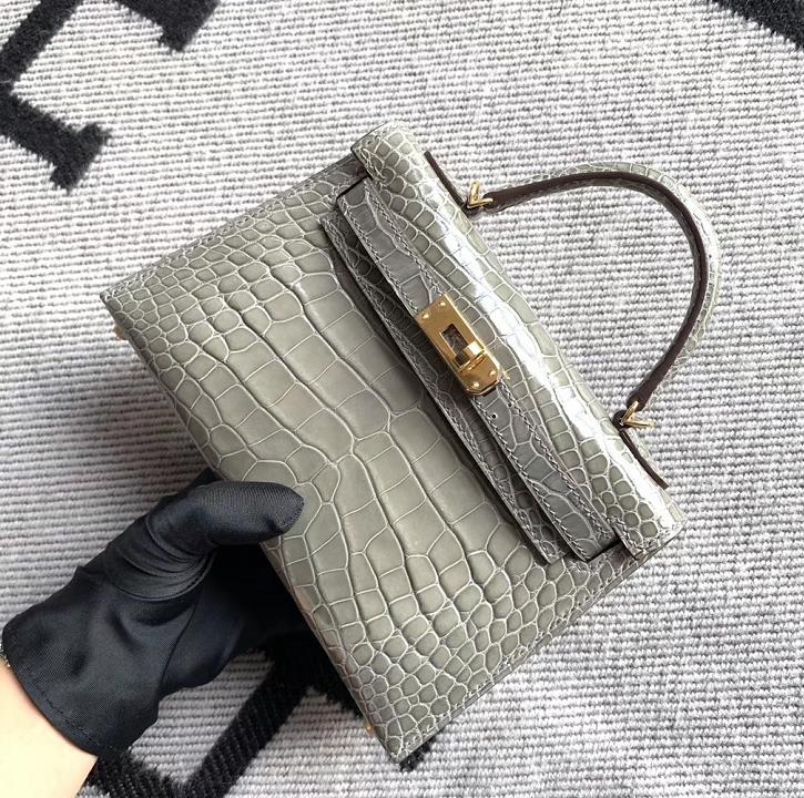 Hermès（爱马仕）Mini Kelly 迷你凯莉 斑鸠灰 亮面美洲鳄鱼 金扣 2代