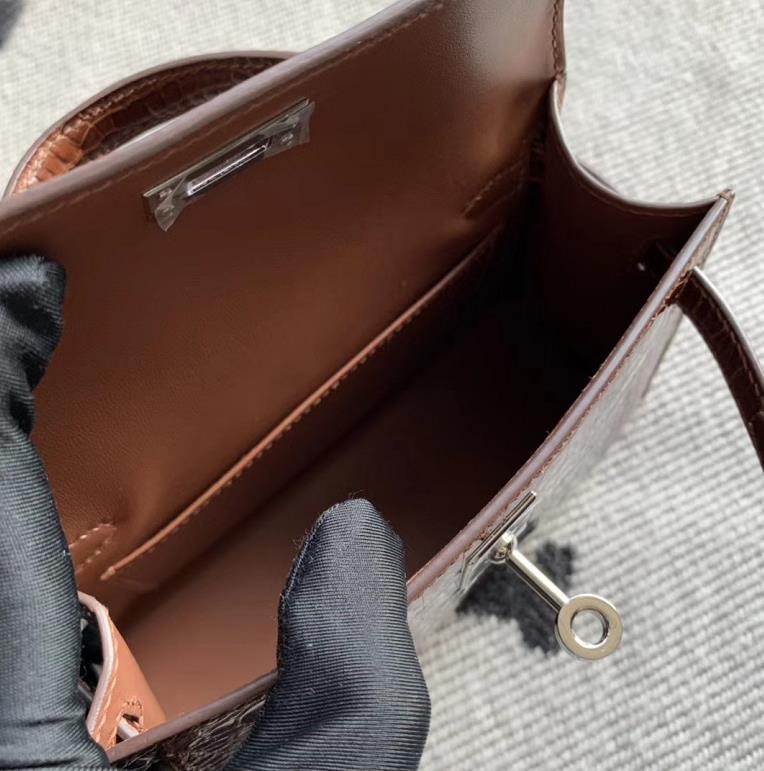 Hermès（爱马仕）Mini Kelly 迷你凯莉 焦糖色 亮面美洲鳄鱼 金扣 2代
