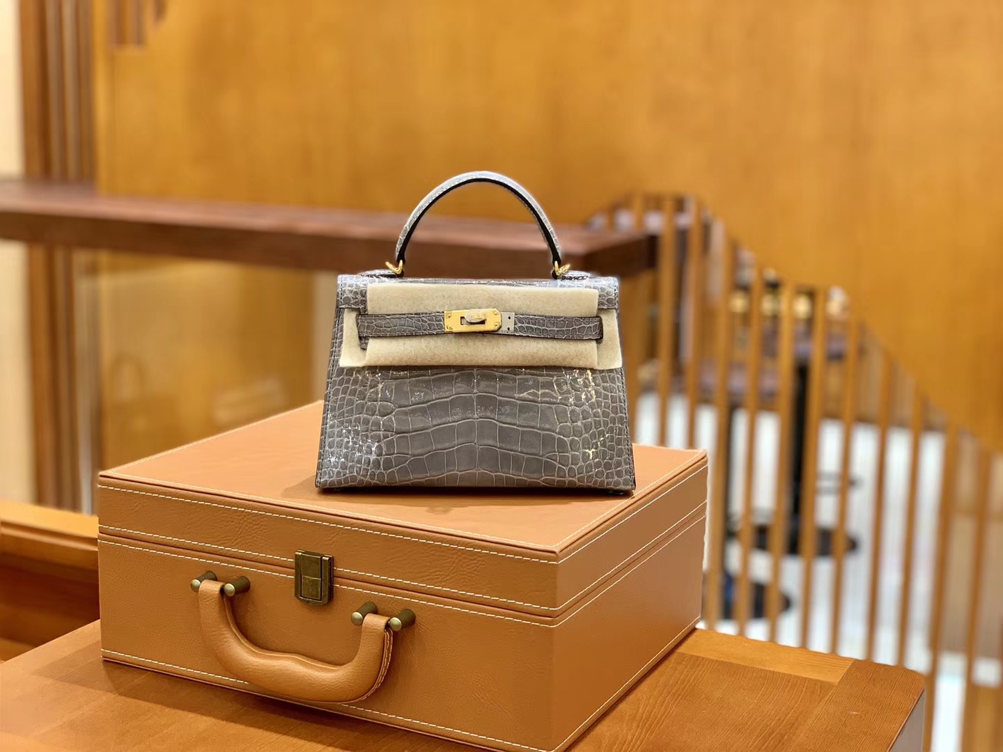 Hermès（爱马仕）Mini Kelly 19cm 巴黎灰 银扣 一级 美洲 鳄鱼皮 臻品级别
