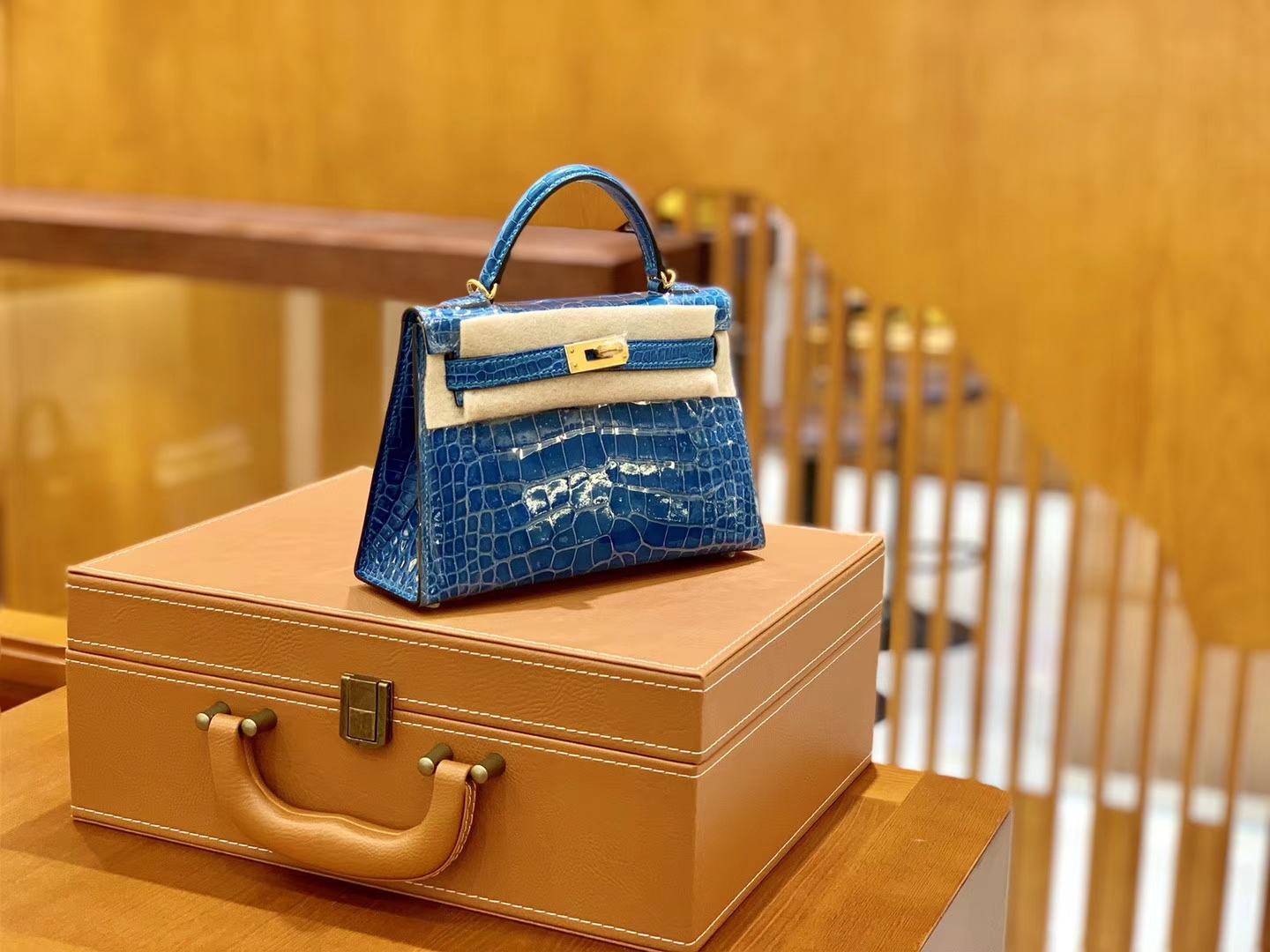 Hermès（爱马仕）Mini Kelly 迷你凯莉 伊滋密尔蓝 一级美洲鳄鱼皮 臻品级别 金扣 19cm