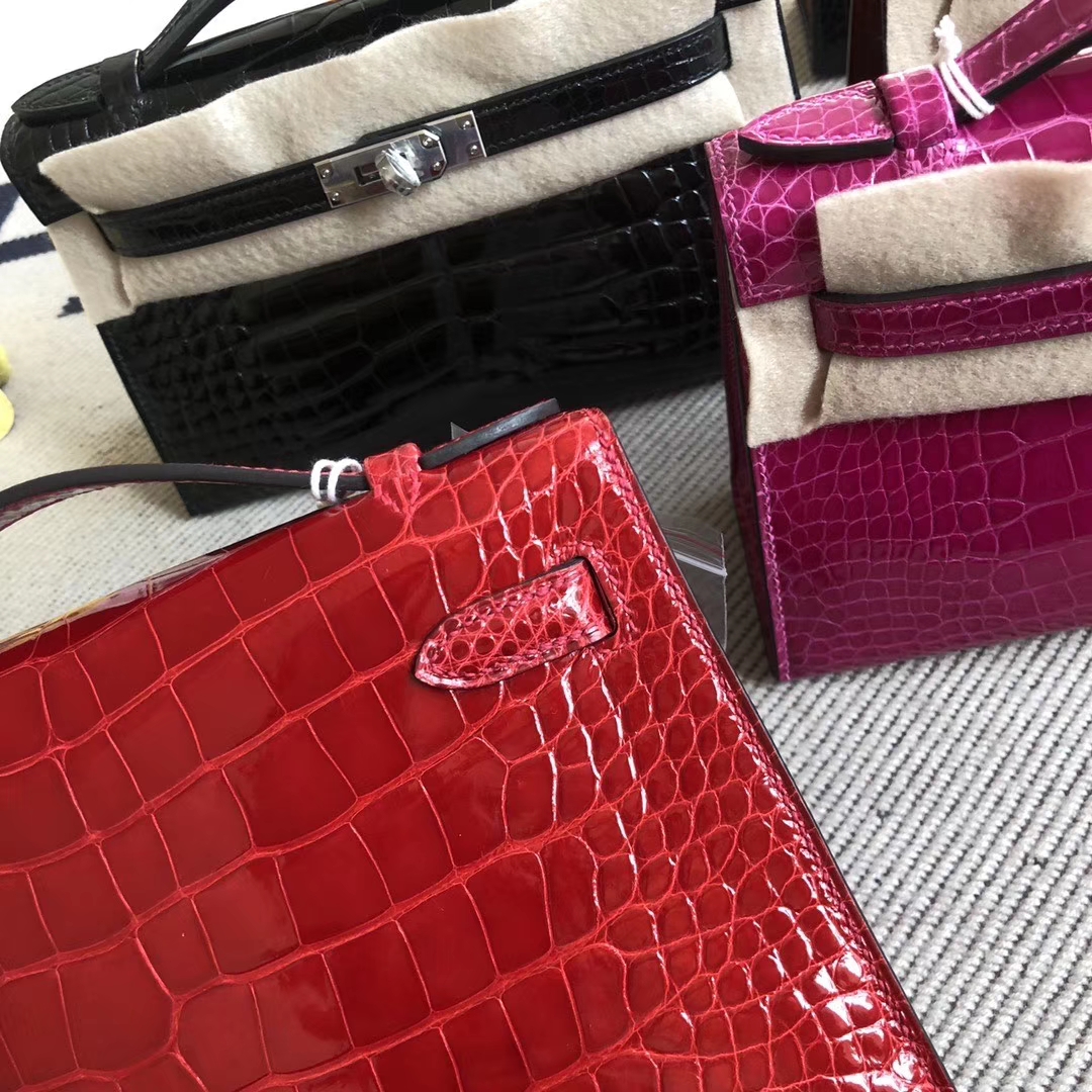 Hermès（爱马仕）Minikelly pochette 22cm 亮面鳄鱼 ck95 法拉利红 Braise 金扣 手拿包 晚宴包