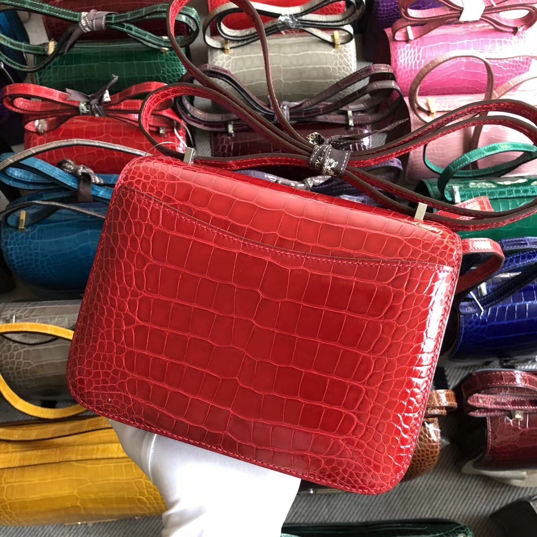 Hermès（爱马仕）Constance 空姐包 18cm Alligator shiny 亮面鳄鱼 ck95 法拉利红 金扣 现货