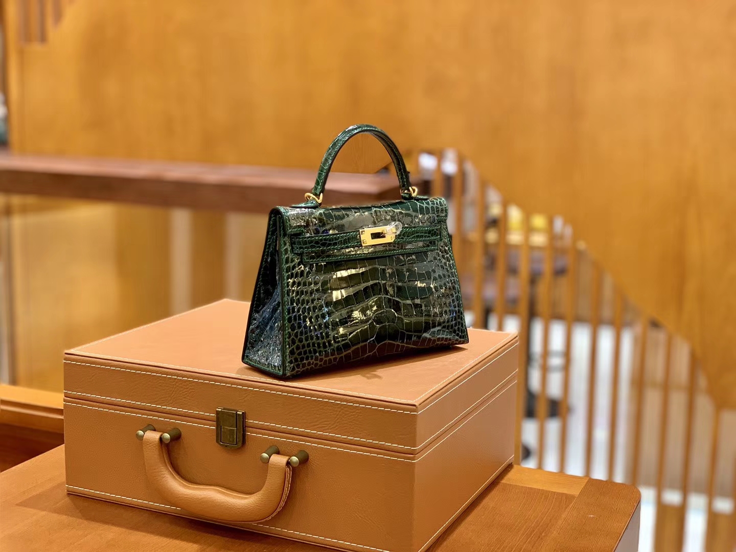 Hermès(爱马仕)迷你2代 19cm 祖母绿 一级美洲 鳄鱼皮 顶级手工 金扣-拉尔森鳄鱼皮具定制 - 爱马仕包包官网 Hermès(爱马仕)迷你2代 19cm 祖母绿 一级美洲 鳄鱼皮 顶级手工 金扣