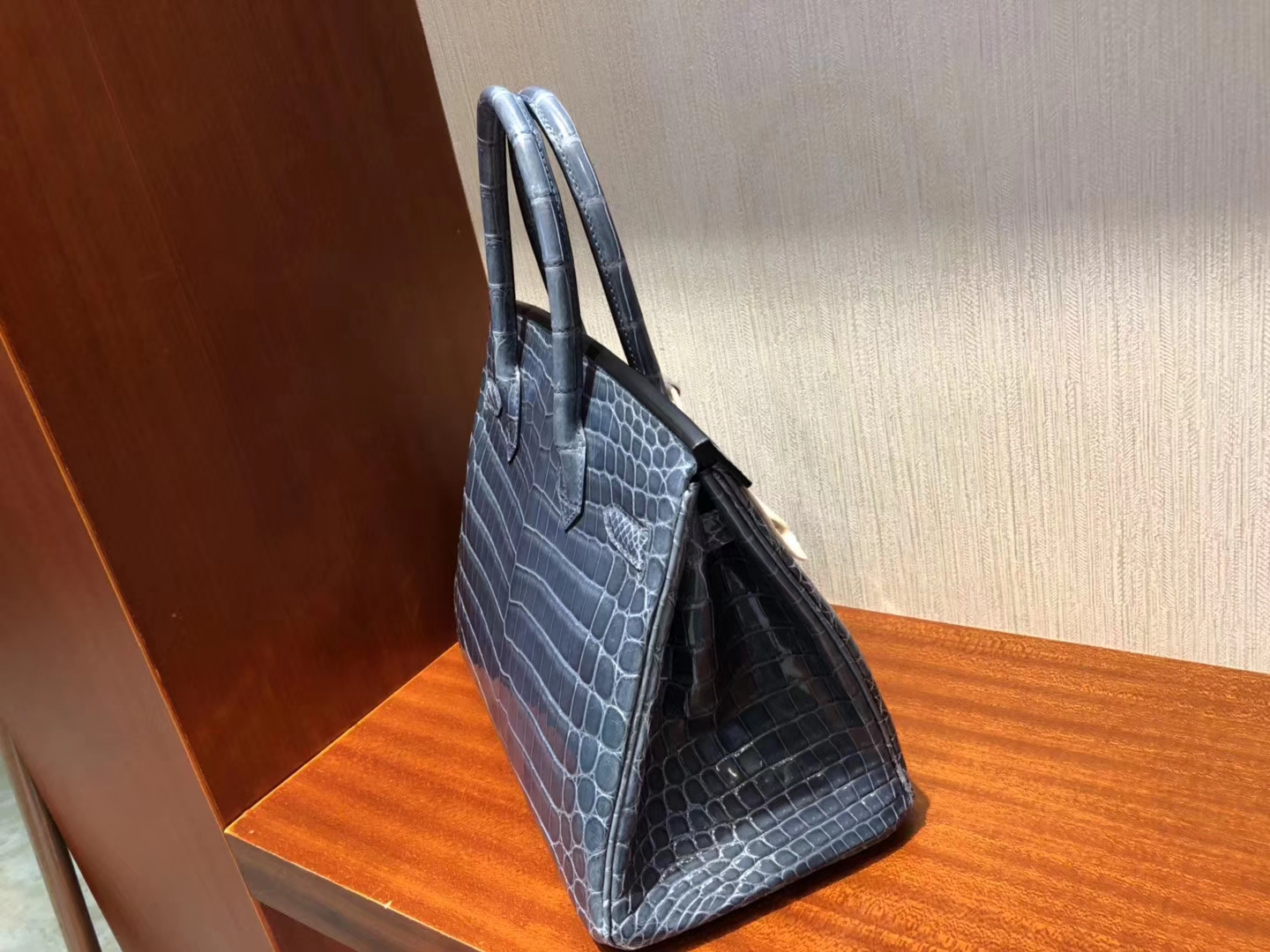 Hermès（爱马仕）Birkin 铂金包 crocodile shiny 亮面鳄鱼 ck75  牛仔蓝 Blue jean 银扣 30cm