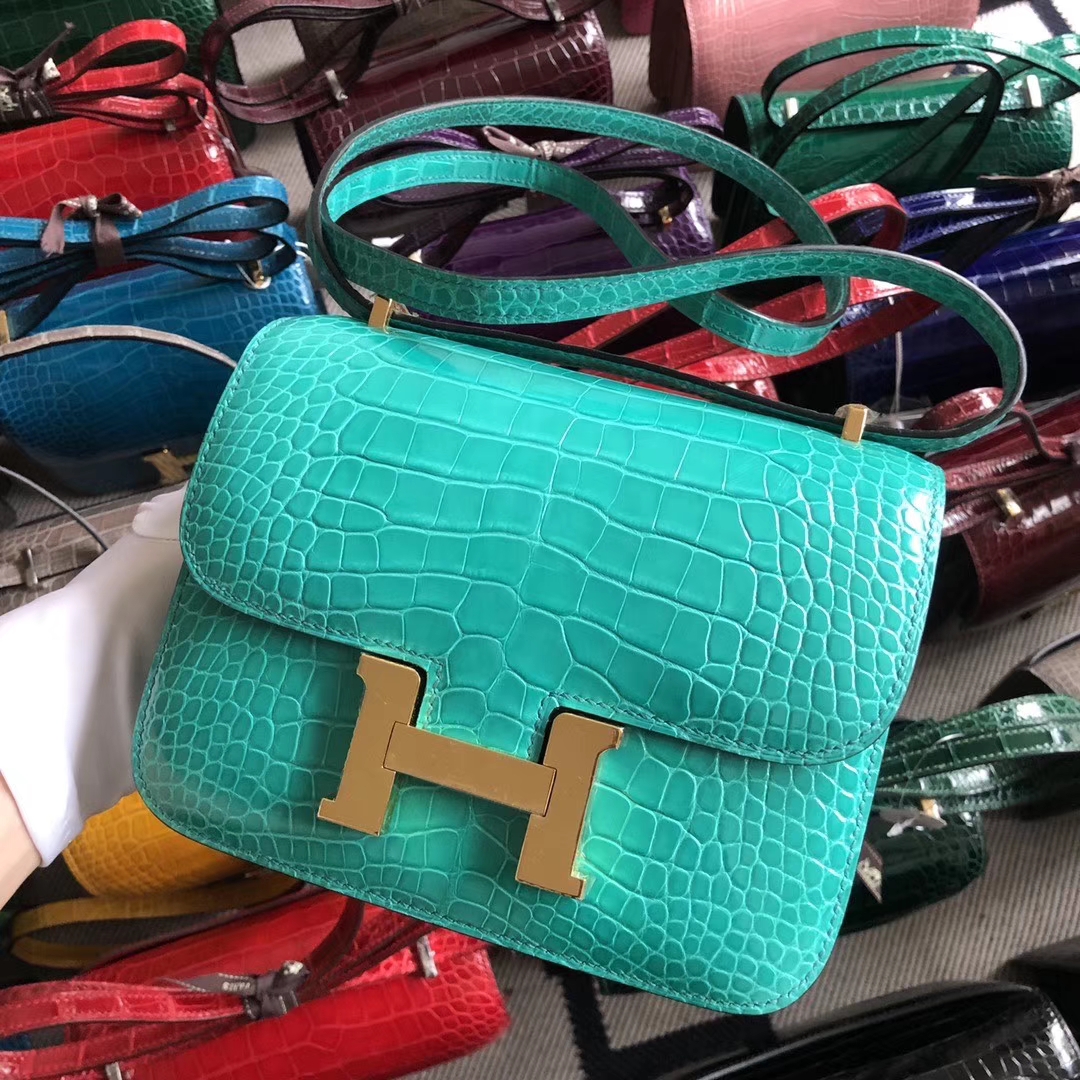 Hermès（爱马仕）Constance 空姐包 18cm Alligator shiny 亮面鳄鱼 6o 帝王绿 金扣 现货