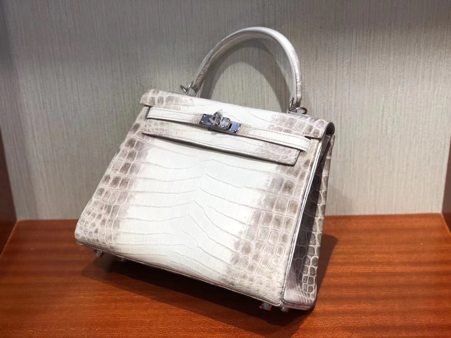 Hermès(爱马仕)Kelly 凯莉包 Himalaya 超美纹路 25cm 现货-拉尔森鳄鱼皮具定制 - 爱马仕包包官网 Hermès(爱马仕)Kelly 凯莉包 Himalaya 超美纹路 25cm 现货