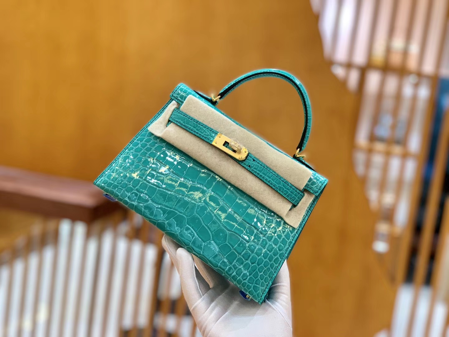 Hermès（爱马仕）Mini Kelly 迷你凯莉 U1 维罗纳绿 亮面鳄鱼 臻品级别 金扣 19cm