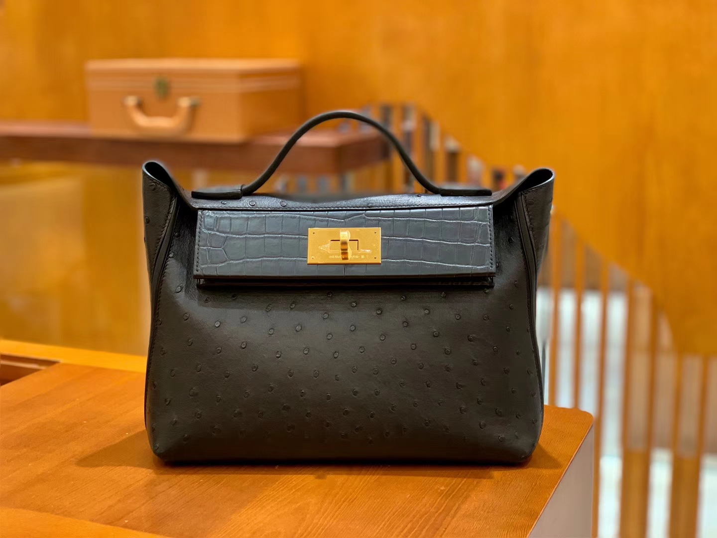 Hermès（爱马仕）Kelly-2424 黑色 鸵鸟皮拼鳄鱼皮 顶级手缝 金扣 29cm