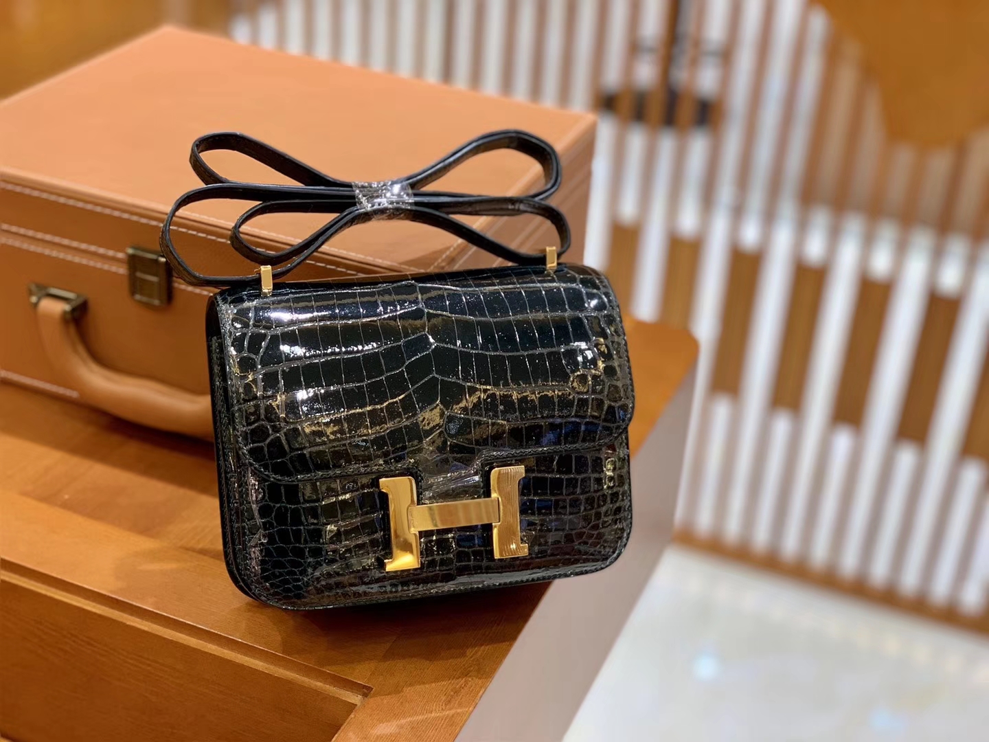 Hermès（爱马仕）Constance 18cm 松柏绿 金扣 尼罗亮面 鳄鱼皮 全手工缝制
