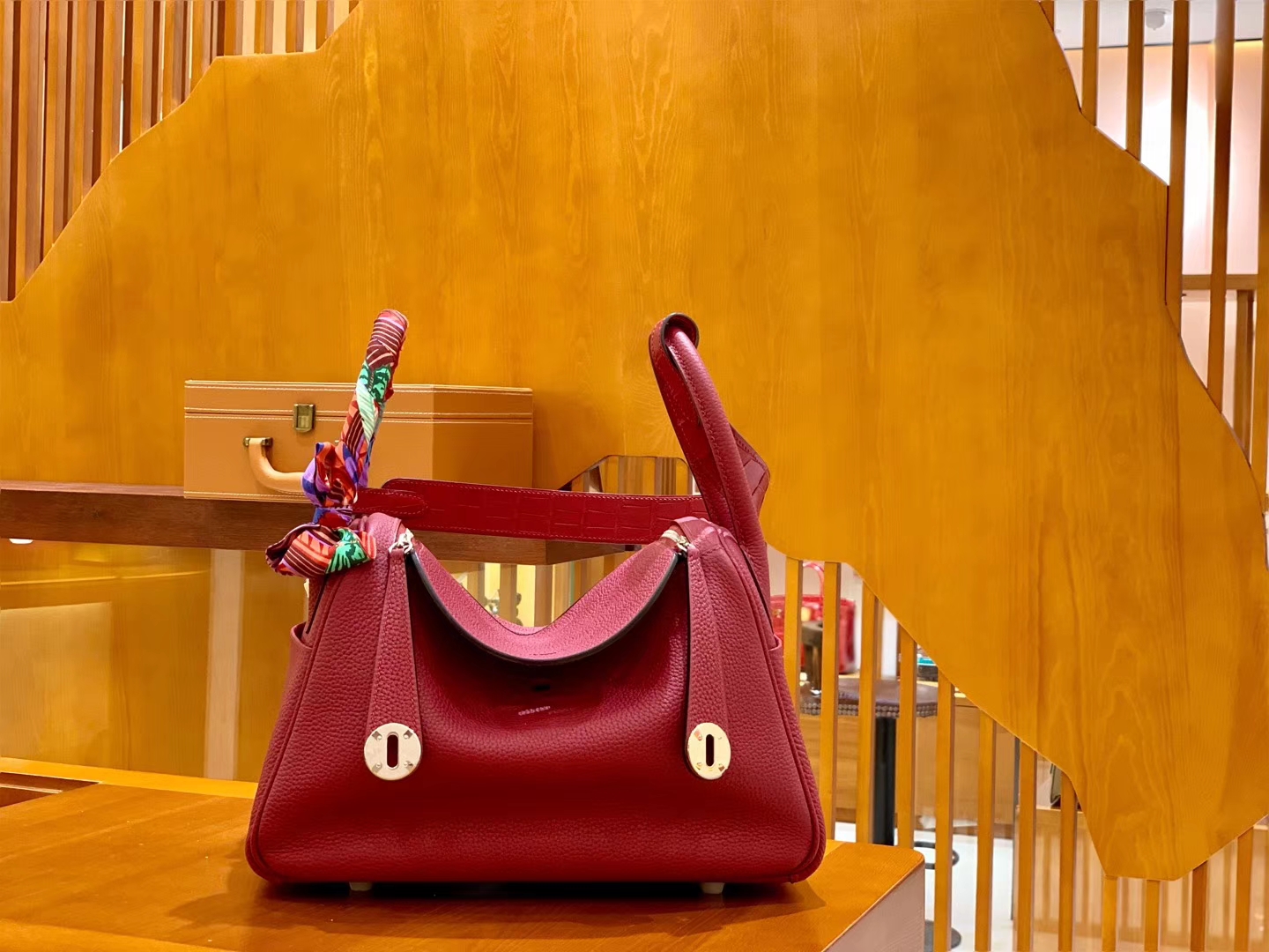 Hermès（爱马仕）Lindy 26cm 石榴红 银扣 鳄鱼皮拼togo 全手工缝制