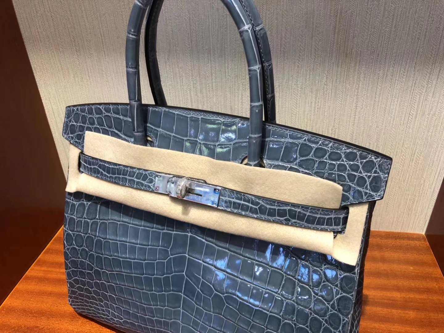 Hermès（爱马仕）Birkin 铂金包 crocodile shiny 亮面鳄鱼 ck75  牛仔蓝 Blue jean 银扣 30cm