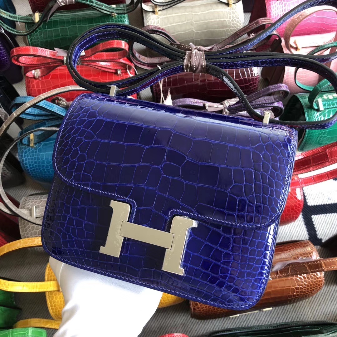 Hermès（爱马仕）Constance 空姐包 18cm Alligator shiny 亮面鳄鱼 7T 电光蓝 银扣 现货