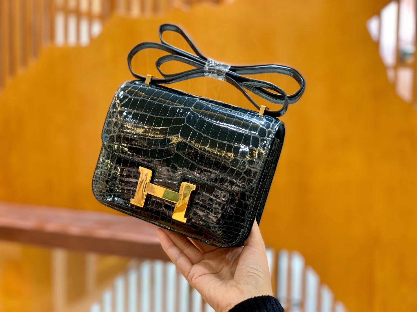 Hermès（爱马仕）Constance 18cm 松柏绿 金扣 尼罗亮面 鳄鱼皮 全手工缝制
