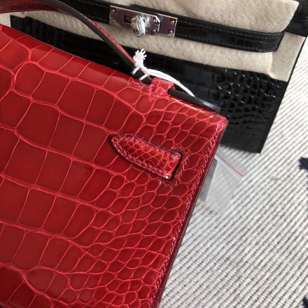 Hermès（爱马仕）Minikelly pochette 22cm 亮面鳄鱼 ck95 法拉利红Braise 金扣 晚宴包