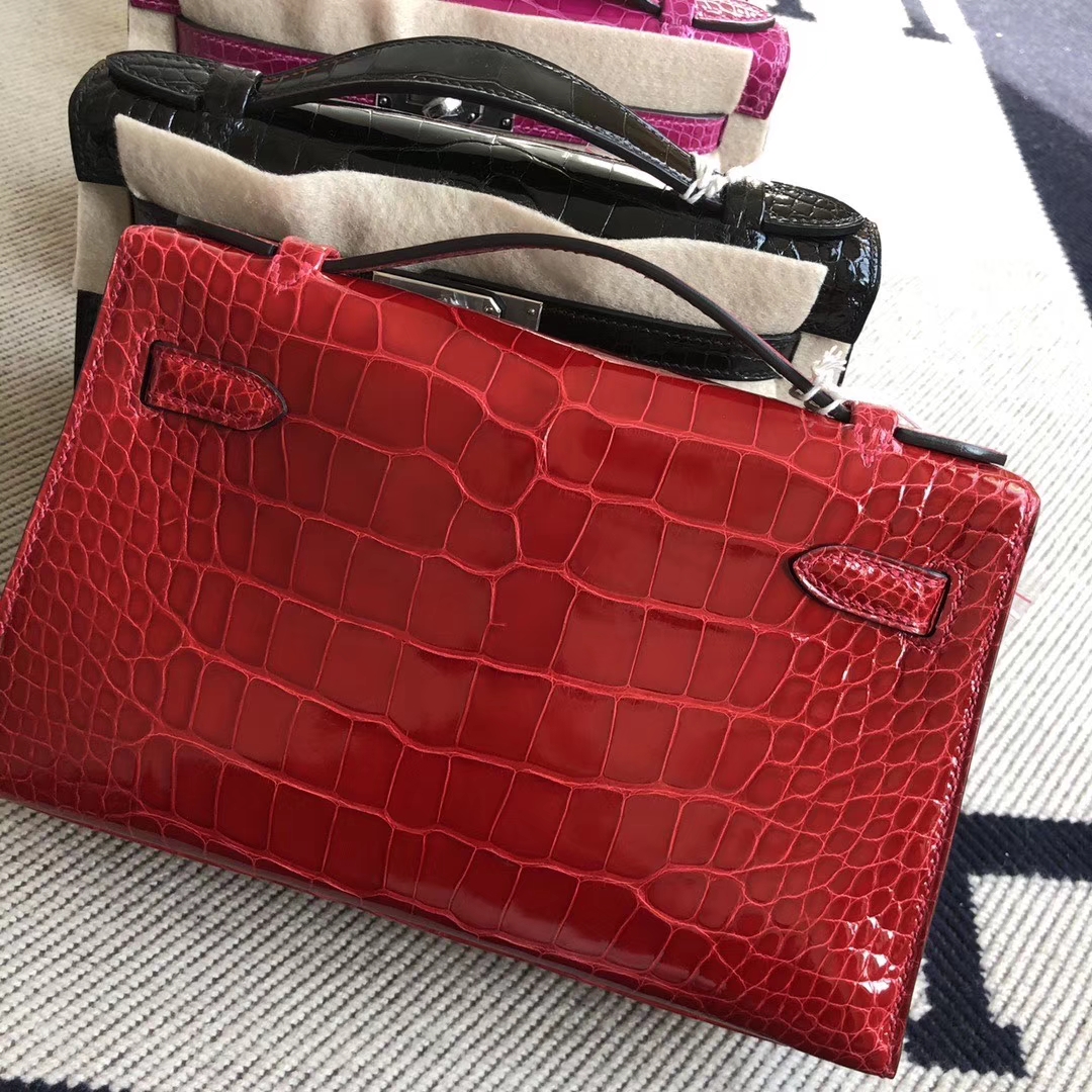 Hermès(爱马仕)Minikelly pochette 22cm 亮面鳄鱼 ck95 法拉利红Braise 金扣 晚宴包-拉尔森鳄鱼皮具定制 - 爱马仕包包官网 Hermès(爱马仕)Minikelly pochette 22cm 亮面鳄鱼 ck95 法拉利红Braise 金扣 晚宴包