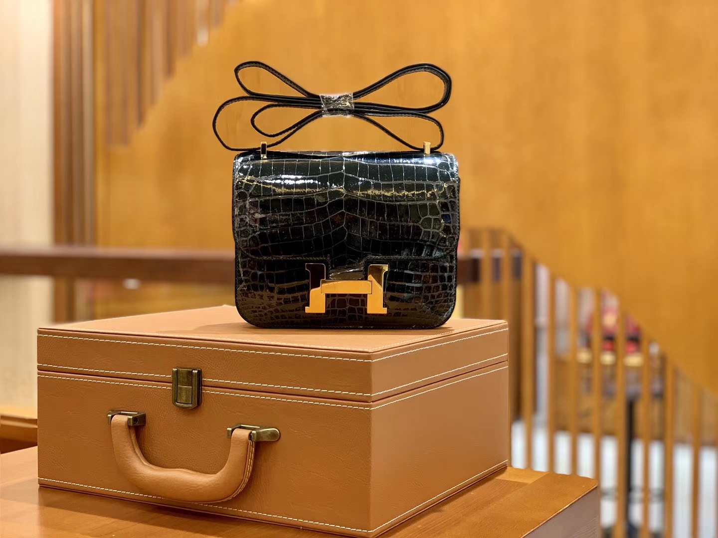 Hermès（爱马仕）Constance 18cm 松柏绿 金扣 尼罗亮面 鳄鱼皮 全手工缝制