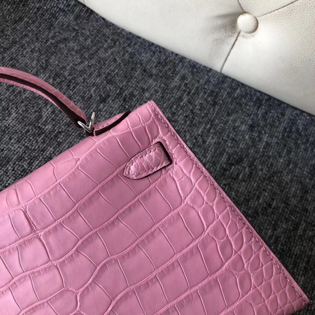 Hermès（爱马仕）Mini Kelly 迷你凯莉 crocodile 雾面美洲鳄 5P樱花粉 2代 19cm