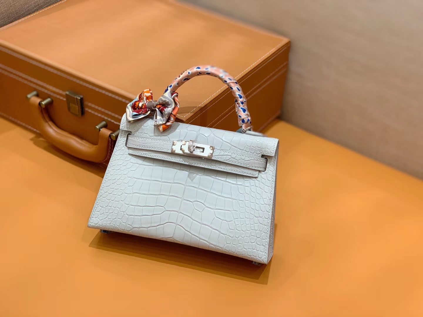 Hermès（爱马仕）Mini Kelly 19cm 珍珠灰 银扣 一级 美洲 鳄鱼皮 臻品级别