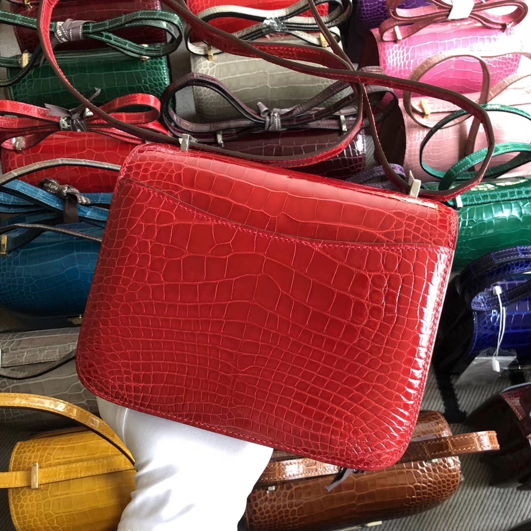 Hermès（爱马仕）Constance 空姐包 18cm Alligator shiny 亮面鳄鱼 ck95 法拉利红 金扣 现货