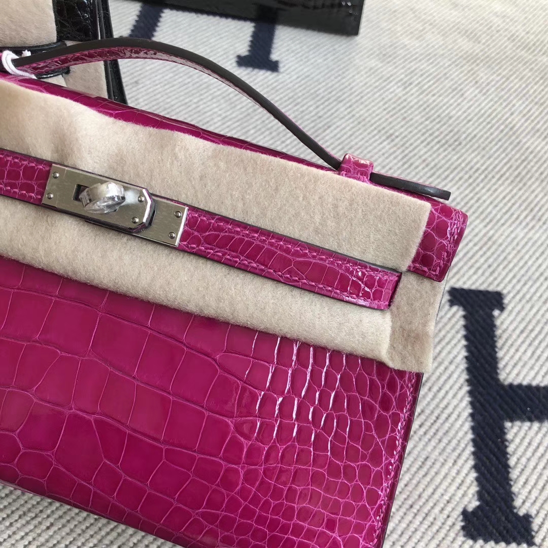 Hermès(爱马仕)Minikelly pochette 22cm 亮面鳄鱼 J5 天方夜谭粉紫 银扣 手拿包 晚宴包-拉尔森鳄鱼皮具定制 - 爱马仕包包官网 Hermès(爱马仕)Minikelly pochette 22cm 亮面鳄鱼 J5 天方夜谭粉紫 银扣 手拿包 晚宴包