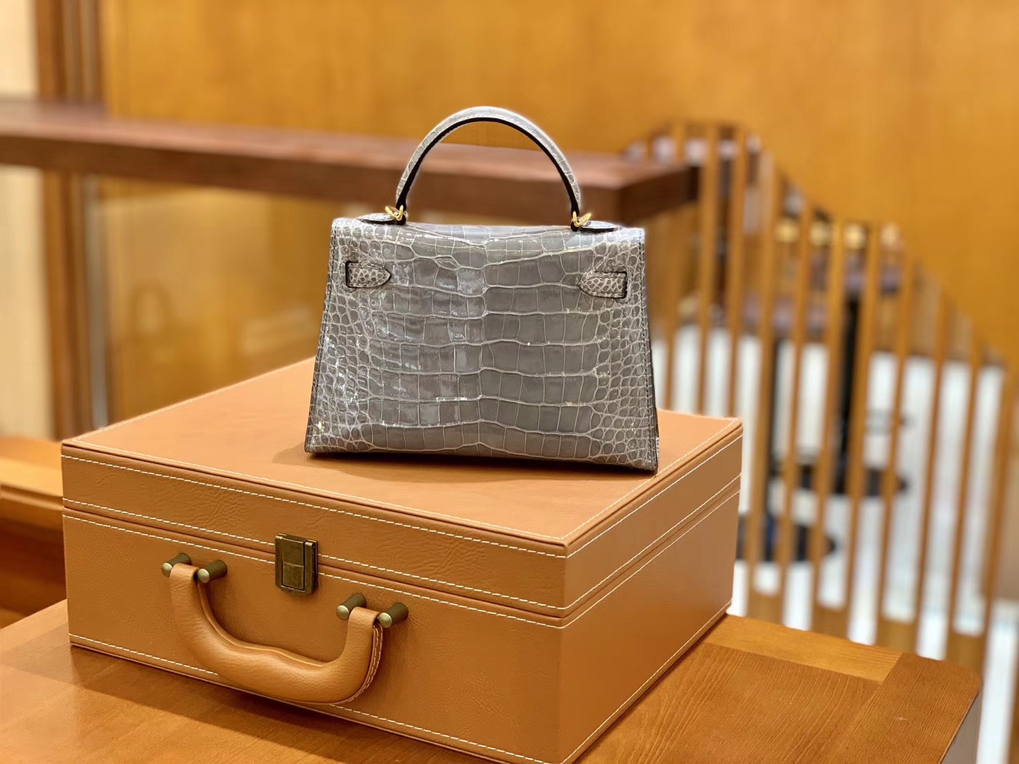Hermès（爱马仕）Mini Kelly 19cm 巴黎灰 银扣 一级 美洲 鳄鱼皮 臻品级别