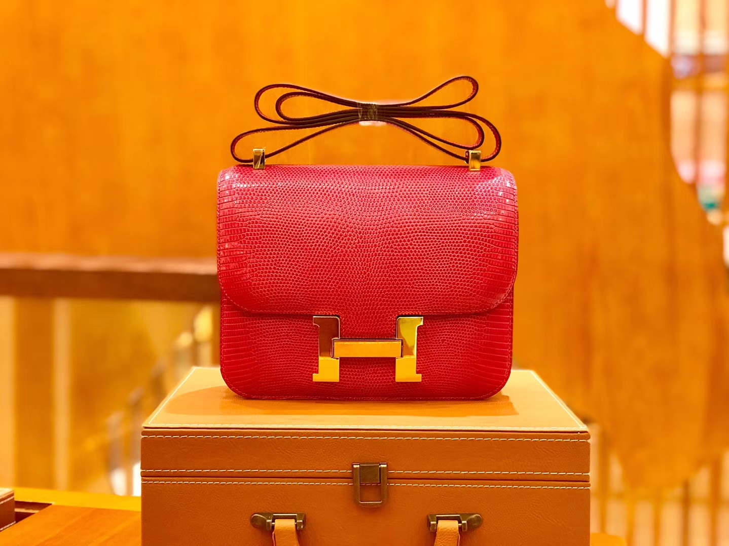 Hermès（爱马仕）Constance 空姐包 蜥蜴皮 桃红色 24cm