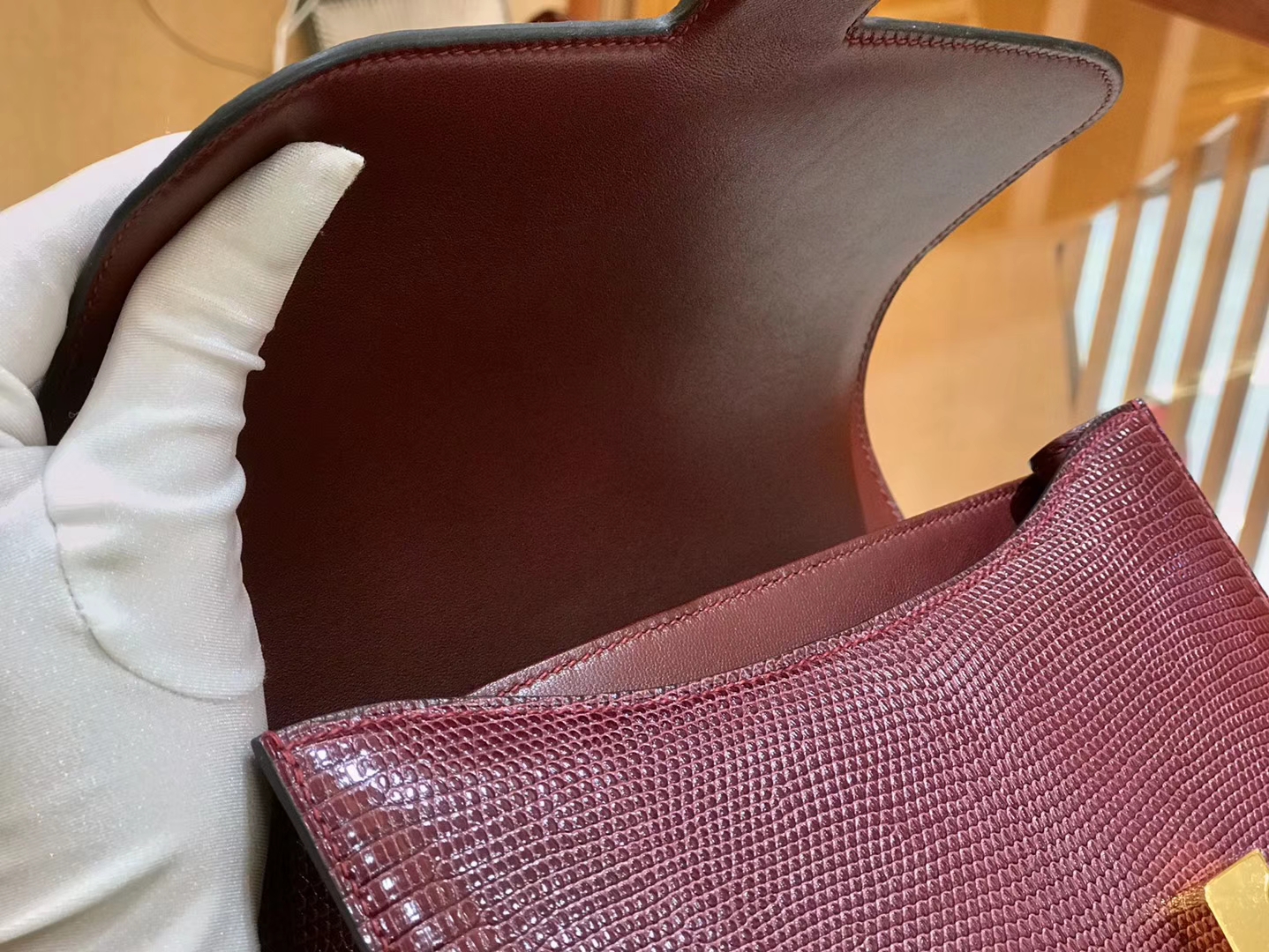 Hermès（爱马仕）Constance 空姐包 蜥蜴皮 酒红色 18cm
