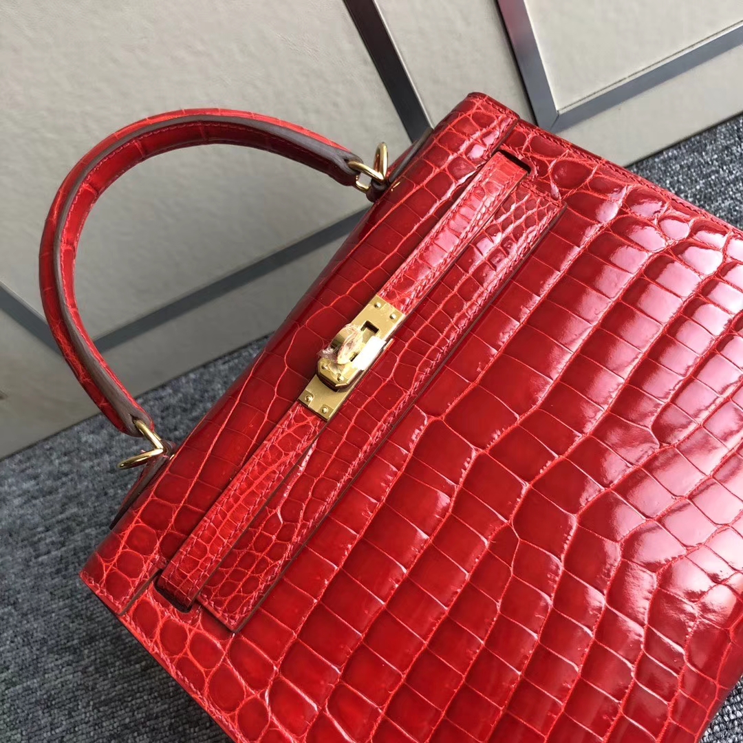 Hermès(爱马仕)Kelly 25cm Crocodile shiny 亮面鳄鱼 ck95 法拉利红 金扣 现货-拉尔森鳄鱼皮具定制 - 爱马仕包包官网 Hermès(爱马仕)Kelly 25cm Crocodile shiny 亮面鳄鱼 ck95 法拉利红 金扣 现货