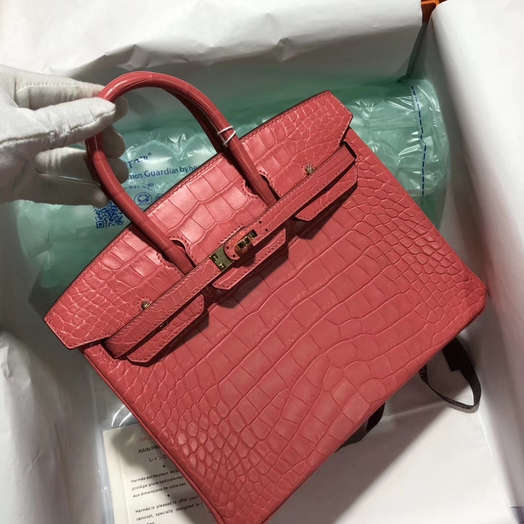 Hermès(爱马仕)Birkin 铂金包 Alligator matt雾面鳄鱼 A5 杜鹃红 金扣 25cm-拉尔森鳄鱼皮具定制 - 爱马仕包包官网 Hermès(爱马仕)Birkin 铂金包 Alligator matt雾面鳄鱼 A5 杜鹃红 金扣 25cm