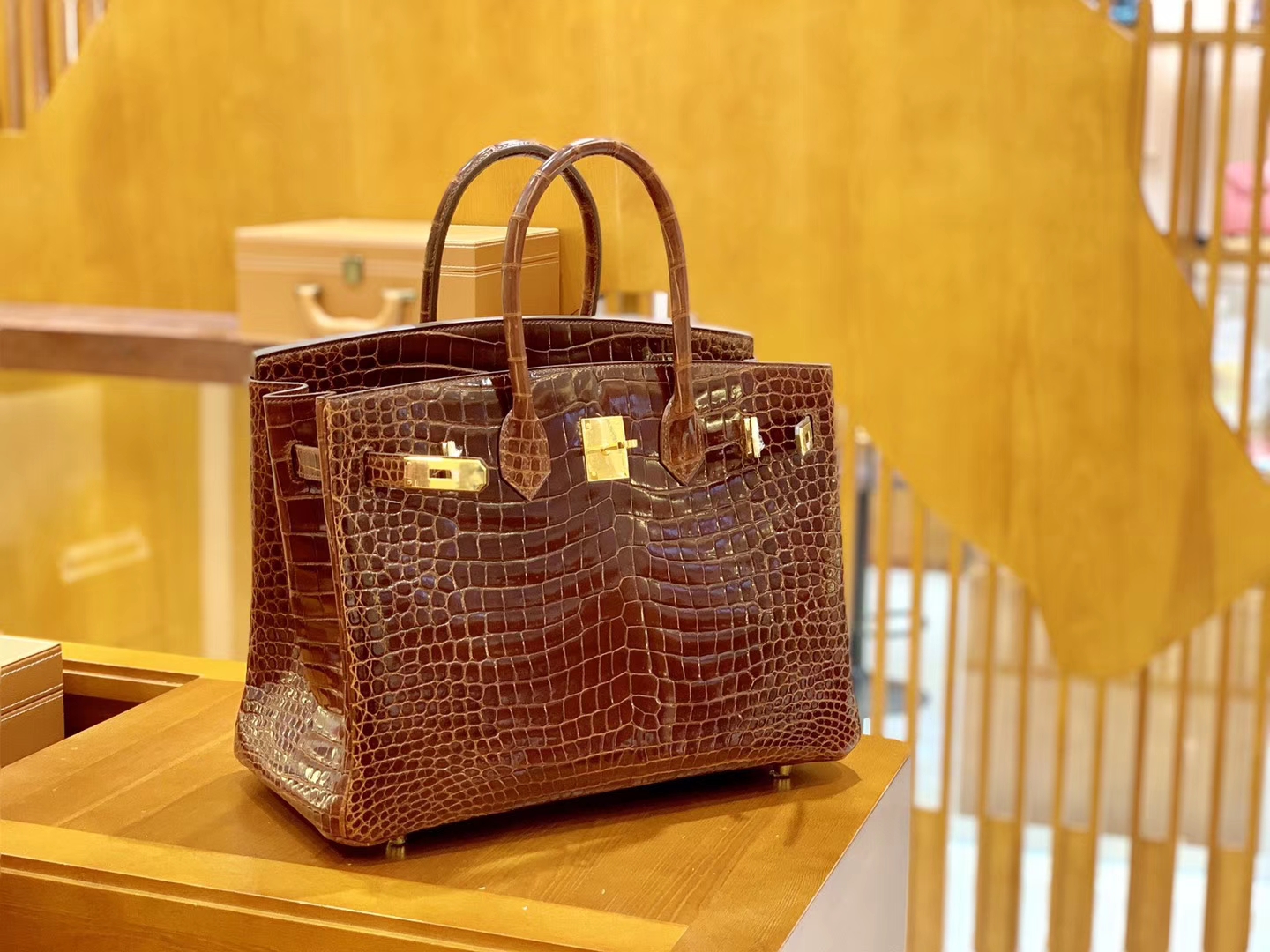 Hermès(爱马仕)Birkin 铂金包 咖啡色 亮面湾鳄 银扣 35cm-拉尔森鳄鱼皮具定制 - 爱马仕包包官网 Hermès(爱马仕)Birkin 铂金包 咖啡色 亮面湾鳄 银扣 35cm