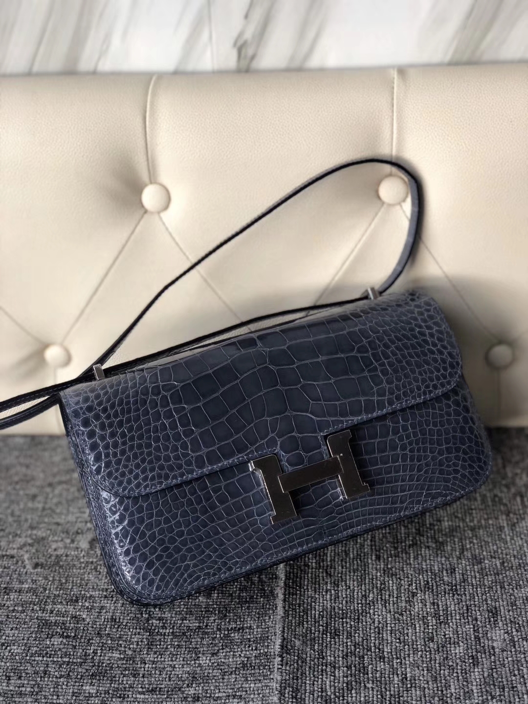 Hermès（爱马仕）Constance 26cm Alligator shiny 亮面鳄鱼 N7 风暴蓝 银扣 顶级手缝 定制