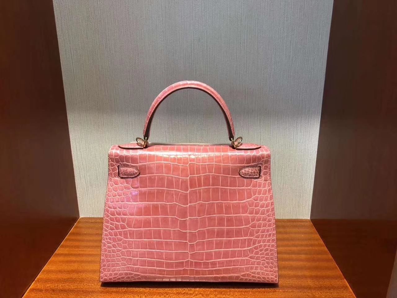 Hermès（爱马仕）Kelly 28cm porosus shiny 亮面澳洲湾鳄  5L 龙虾粉 金扣 顶级手缝