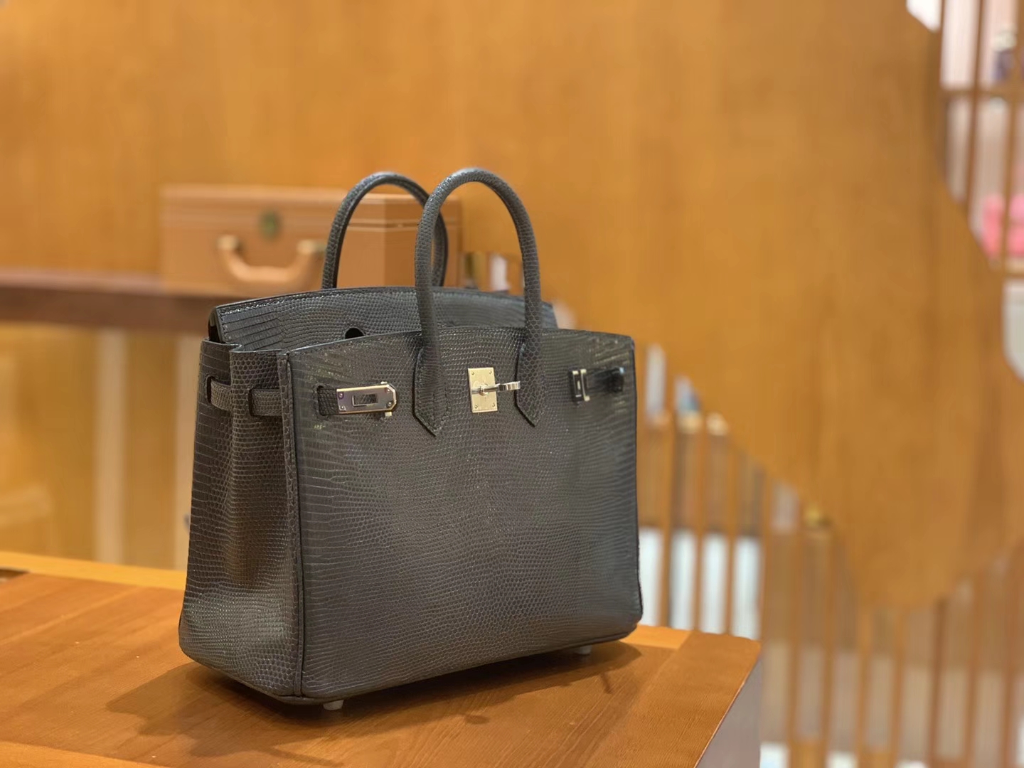 Hermès(爱马仕)Birkin 铂金包 锡器灰 蜥蜴皮 银扣 25cm-拉尔森鳄鱼皮具定制 - 爱马仕包包官网 Hermès(爱马仕)Birkin 铂金包 锡器灰 蜥蜴皮 银扣 25cm